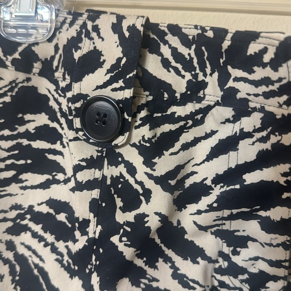 Harold’s Black and Tan Skirt with Zipper and Button Front and Pleats - Size 4 - Picture 6 of 8